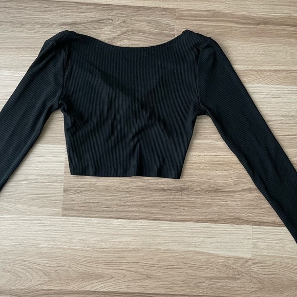 Women's V Neck Long Sleeve Crop Top, M - Picture 4 of 5